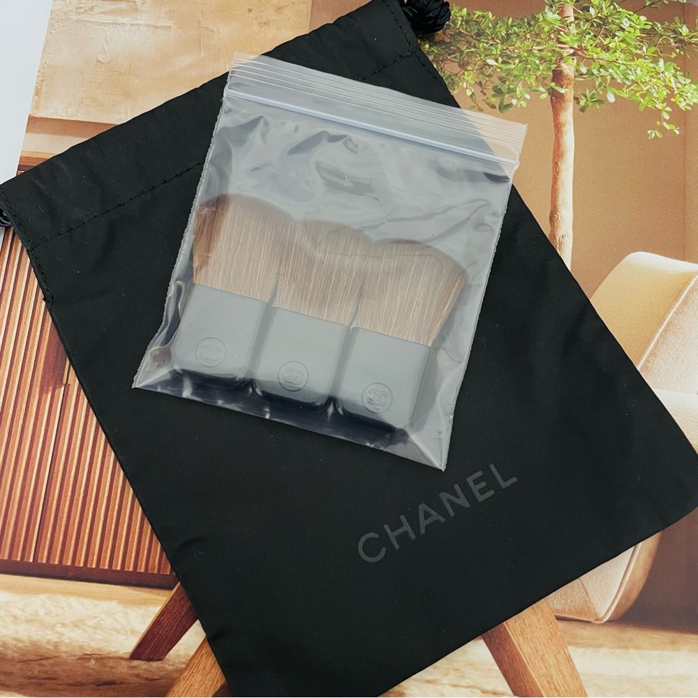 Chanel Mini Brush Bundle‎ + Pouch